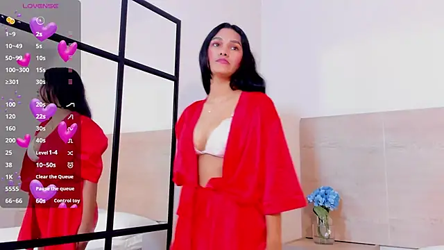 isabellathomass online show from March 28, 2:40 pm