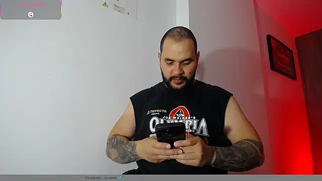 Snapshot of Axel_Dominus chatting on May 20, 11:35 pm Axel Dominus online show from May 20, 11:35 pm