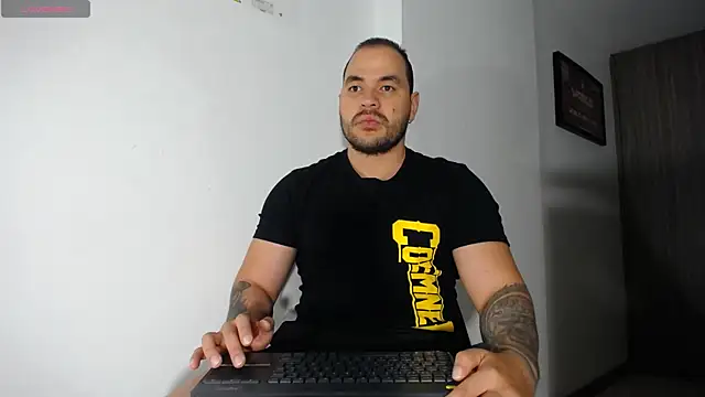 Snapshot of Axel_Dominus chatting on June 22, 10:01 am Axel Dominus online show from June 22, 10:01 am