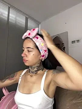 afrodita pinkk online show from May 4, 4:43 pm