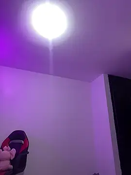 LINDA EF online show from April 22, 12:01 pm