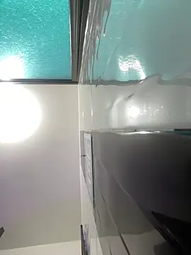 LINDA EF online show from April 15, 1:04 pm