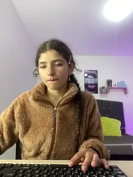 LINDA EF online show from April 24, 12:40 pm