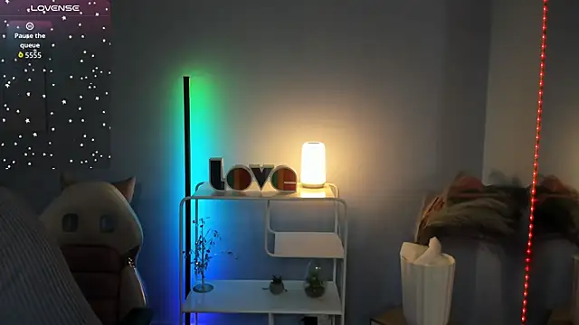 Rachel Wren online show from July 6, 7:38 pm