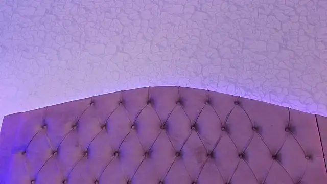 Snapshot of saraa_joness_ chatting on June 23, 7:12 pm saraa joness online show from June 23, 7:12 pm