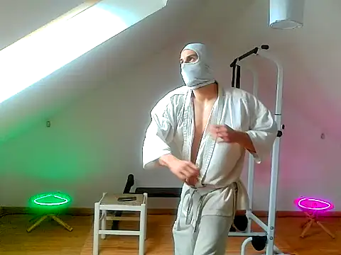 NinjaLaser online show from May 13, 11:39 am