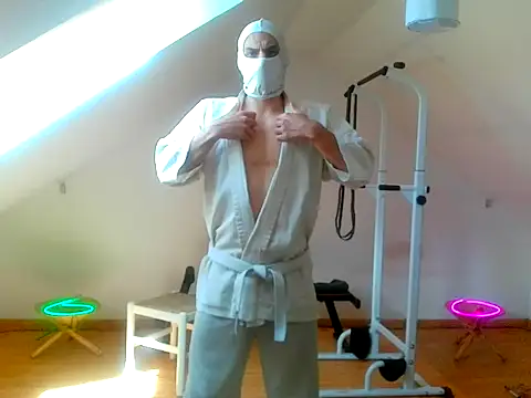 NinjaLaser online show from April 26, 11:18 am
