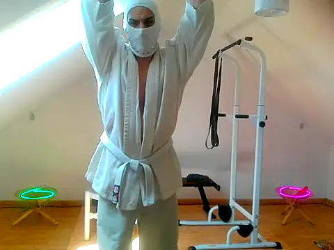 NinjaLaser online show from April 20, 12:30 pm