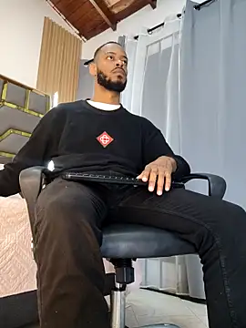 Oliver bigblack cock online show from April 19, 6:21 pm