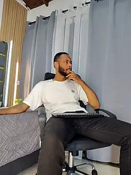 Oliver bigblack cock online show from April 4, 7:42 pm