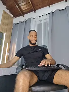 Snapshot of Oliver_bigblack_cock chatting on May 20, 6:49 pm Oliver bigblack cock online show from May 20, 6:49 pm