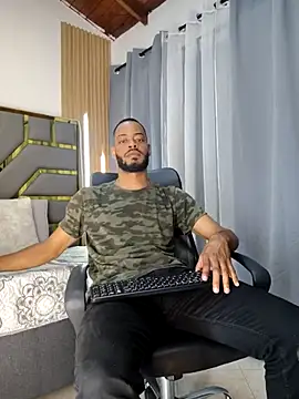 Oliver bigblack cock online show from April 1, 7:33 pm