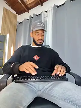 Oliver bigblack cock online show from April 26, 5:54 pm