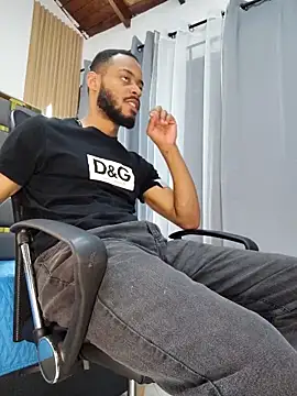 Oliver bigblack cock online show from April 30, 6:04 pm