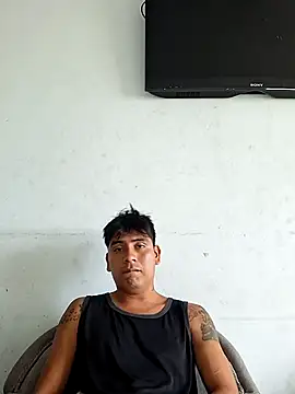 Snapshot of SteveHot444 chatting on March 12, 4:11 pm SteveHot444 online show from March 12, 4:11 pm