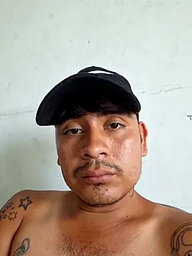 Snapshot of SteveHot444 chatting on March 11, 7:52 pm SteveHot444 online show from March 11, 7:52 pm