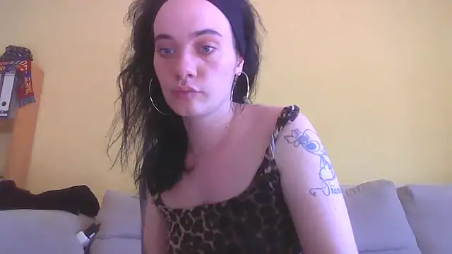 anastasia-evans online show from April 20, 4:30 pm