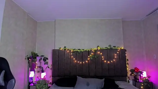 Julieth Caandy online show from April 12, 12:03 am