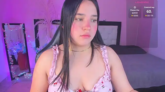 Julieth Caandy online show from July 1, 12:05 pm