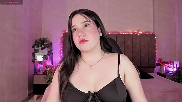 Julieth Caandy online show from July 18, 8:06 pm
