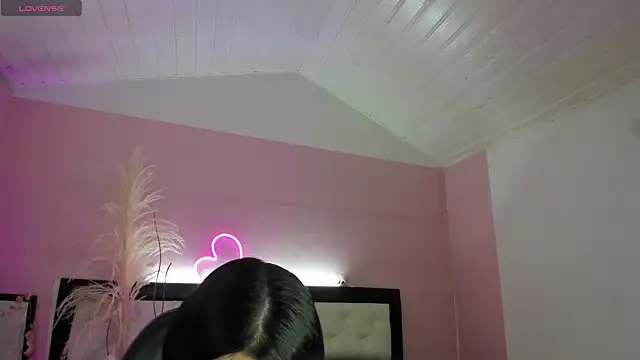 Julieth Caandy online show from June 26, 11:38 am