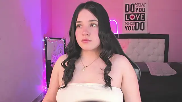 Julieth Caandy online show from July 17, 12:35 pm