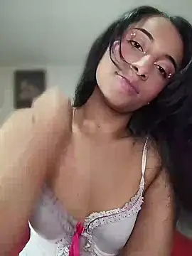 Snapshot of KattyBerryX chatting on June 4, 10:36 pm KattyBerryX online show from June 4, 10:36 pm