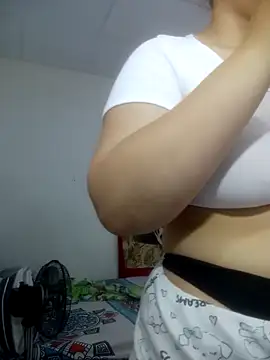 antonelared18 online show from March 31, 11:18 pm