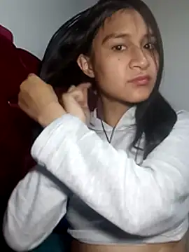 Snapshot of KarolaMendez chatting on June 16, 12:21 am KarolaMendez online show from June 16, 12:21 am