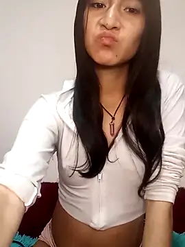 KarolaMendez online show from March 28, 5:03 pm