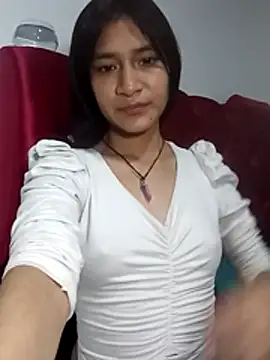KarolaMendez online show from April 5, 12:28 am