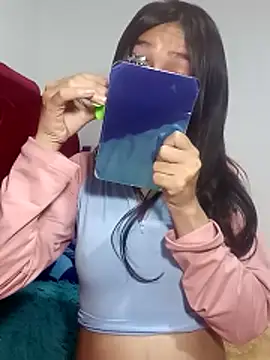 KarolaMendez online show from April 21, 10:38 pm