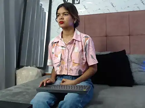 Daniela Lunax online show from March 28, 1:23 pm