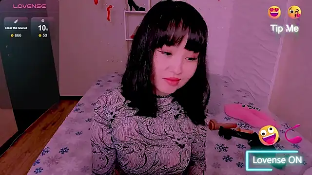 Akiko Yun online show from April 23, 11:38 am