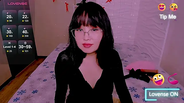 Akiko Yun online show from March 28, 11:44 am