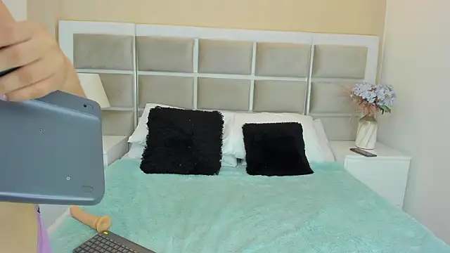 Amelie Fabulous  online show from March 26, 1:31 pm