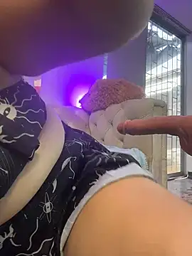 Amelie Fabulous  online show from July 22, 7:49 pm