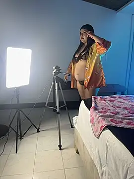 Amelie Fabulous  online show from June 26, 7:42 pm