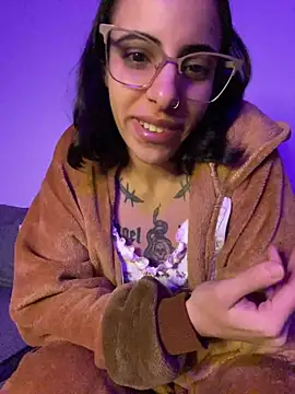 Poison Ivy 29 online show from May 23, 9:47 pm
