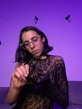 Poison Ivy 29 online show from April 28, 10:36 pm