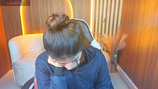 Lia queen tx online show from July 29, 3:06 am