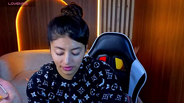 Lia queen tx online show from July 14, 3:11 am