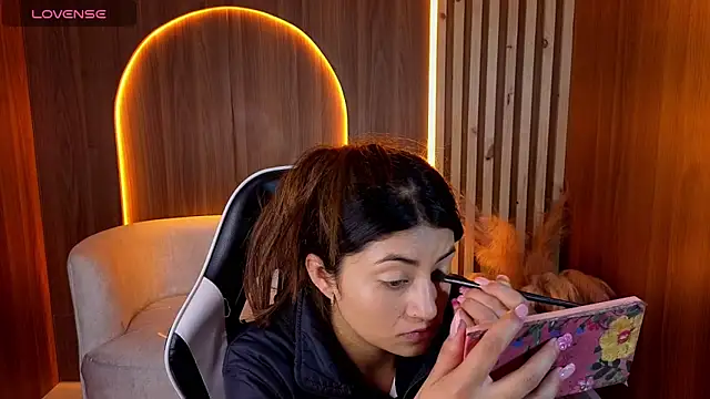 Lia queen tx online show from May 26, 3:37 am