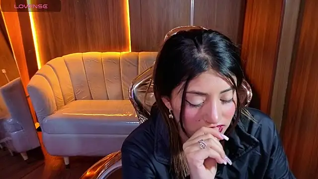 Lia queen tx online show from April 16, 3:07 am