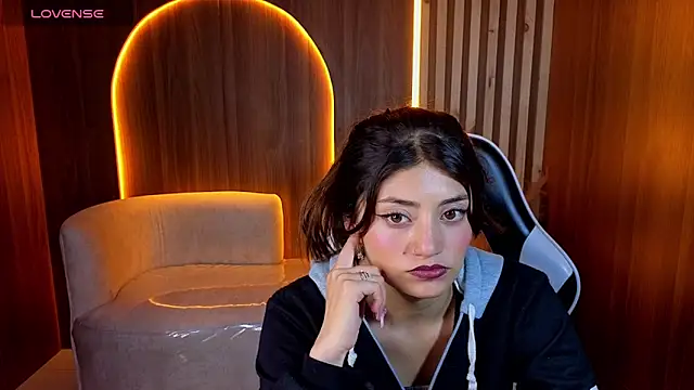 Lia queen tx online show from May 16, 3:05 am