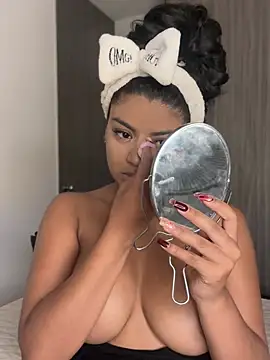 karlymonroe online show from March 18, 10:10 pm