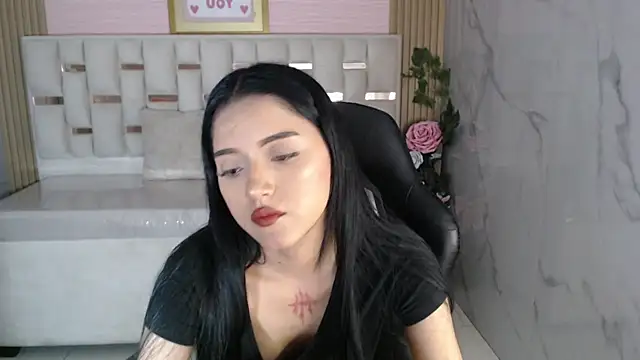 veronicaa s online show from April 16, 8:20 pm