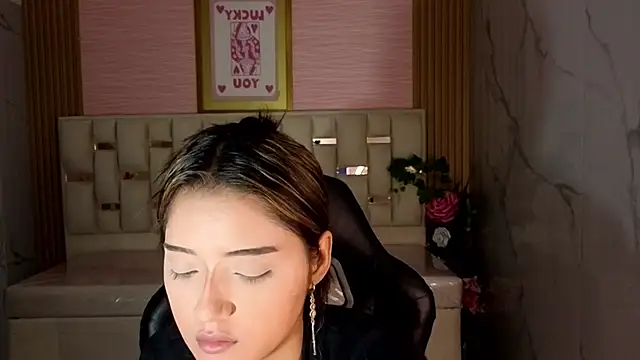 Snapshot of veronicaa_s chatting on June 18, 8:03 pm veronicaa s online show from June 18, 8:03 pm