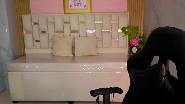 veronicaa s online show from June 24, 8:06 pm