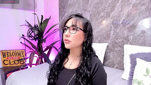 Megan Stein online show from April 6, 8:10 pm